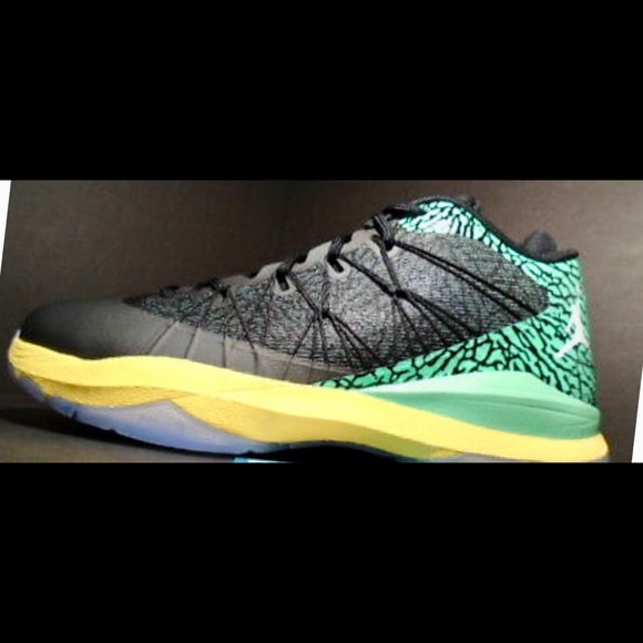 NIKE AIR JORDAN RETRO CP3 VII BRAZIL PACK - Picture 3 of 6